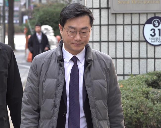 서울경찰청 수사심의위원회를 방문하는 장경태 무소속 의원 (사진=고초록 기자)