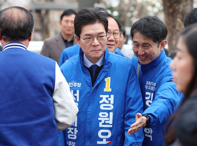 이동하는 정원오 더불어민주당 서울시장 예비후보 (서울=연합뉴스)
