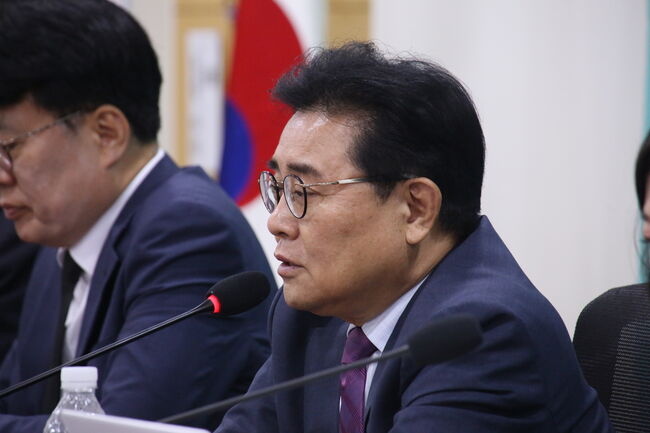최고위원회의 중 모두 발언하는 전병헌 새미래민주당 대표 (팩트파인더 자료사진)