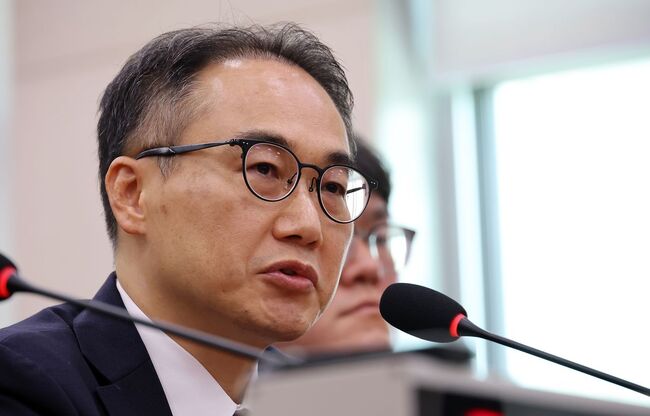 이원석 전 검찰총장. 16일 국회 국정조사 청문회에 출석, 대장동 1기 수사팀의 수사 당시 이재명 대통령에 대한 수사 필요성을 보고 받았다고 증언했다. (사진-연합뉴스)