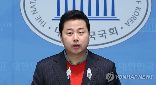 여론조사 관련으로 유죄 판경을 받은 장예찬 전 국민의힘 여의도연구소 부원장 (사진=연합뉴스)