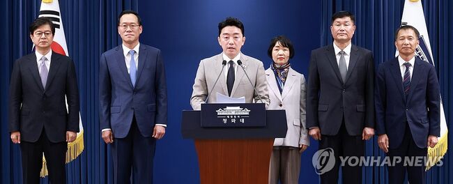 [칼럼] 청와대 수석 개편의 저의를 묻는다