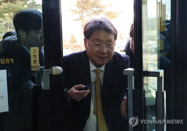 [속보] 이화영 재판, 방용철 회장 격분.. 휴정