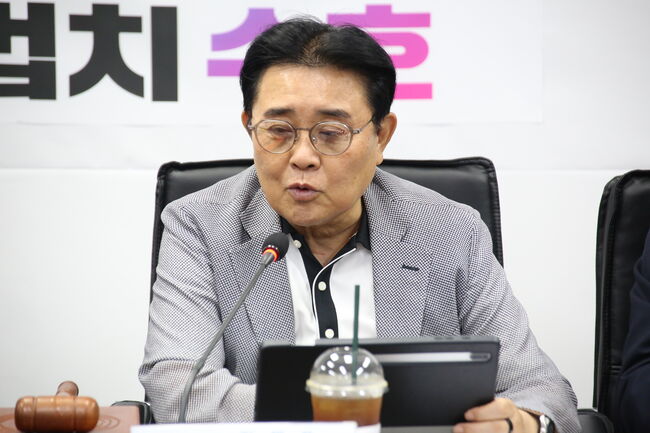 최고위원회의 모두발언중인 전병헌 대표 (새미래민주당 제공)