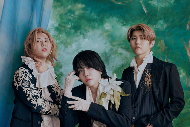 일본의 록밴드 'Mrs.Green apple. 일본에서는 큰 인기를 끌고 있지만 세계적인 인기는.....
