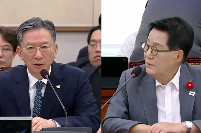 27일 법사위에서 정성호 법무장관의 사퇴철회를 압박하는 박지원 더불어민주당 의원 (국회TV 캡쳐)