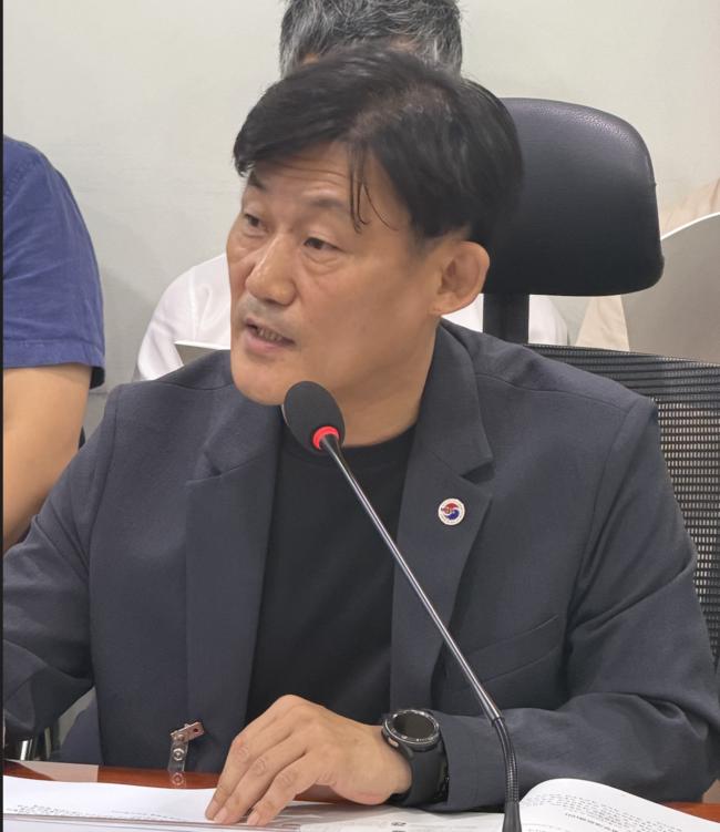 대한이륜자동차실사용자협회 전창욱 회장은 경찰청 시행령 개정안의 졸속추진을 비판했다 (사진=이실협)