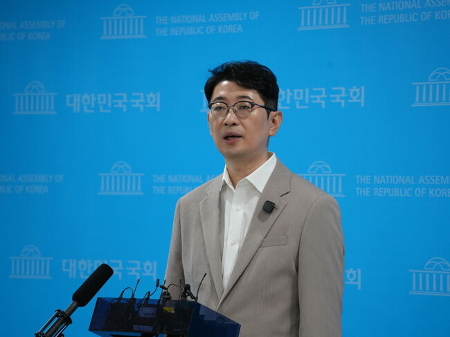 9일 소통관 기자회견에서 발언중인 주진우 의원 (사진=의원실 제공)