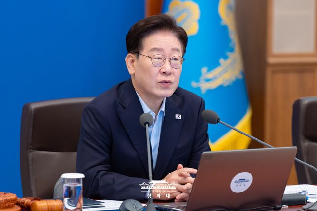 국무회의에 참석한 이재명 대통령. 제공=청와대 미디어