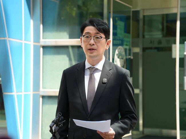 용혜인 성평등가족부 장관 후보자 경찰 고발후 백브리핑 중인 주진우 의원 (사진:주진우의원실 제공)