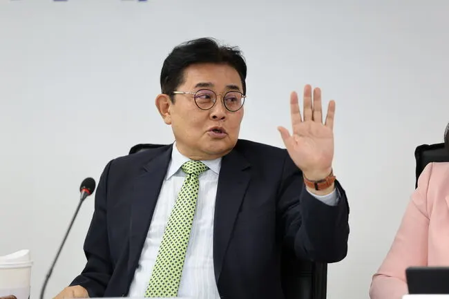 전병헌 "빈총 경계에 침묵 SNS… 대북송금 약점에 안보까지 바쳤나"