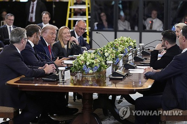 '우크라 종전' 논의 위해 백악관 모인 美·우크라·유럽 정상들