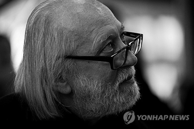 올해 노벨문학상을 수상한 크러스너호르커이 라슬로