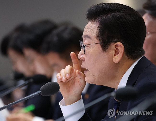 국무회의 주재하는 이재명 대통령